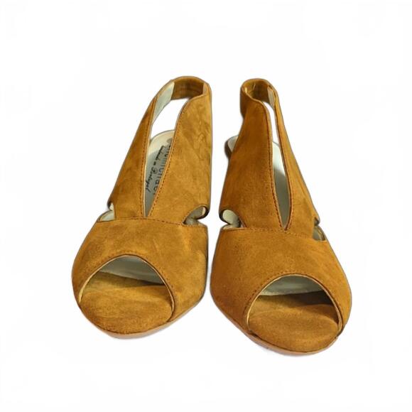 NEW ERIC MICHAEL women's peru sandal in tan